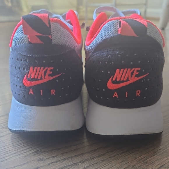 Mens size 11.5 Nike Grey Tavas Athletic Shoe main image 5